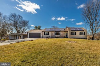 2998 Summit Dr, Ijamsville, MD 21754
