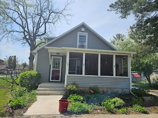 14 Elm St, Mazomanie, WI 53560