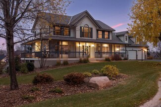 1596 Wexford Cir, Saint Paul, MN 55122