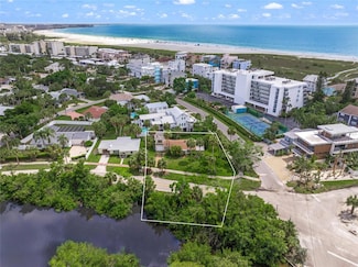 606 Canal Rd, Sarasota, FL 34242