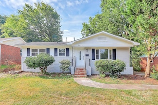 3915 Crestridge Dr, Charlotte, NC 28217
