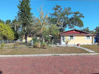 374 3rd St NW, Largo, FL 33770