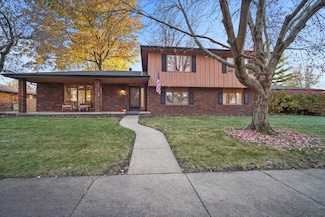 2603 Wellington Way, Bloomington, IL 61704