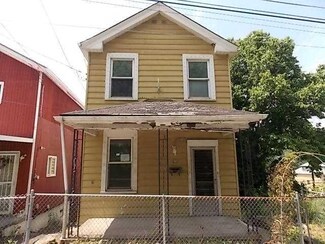 917 Locust St, Braddock, PA 15104