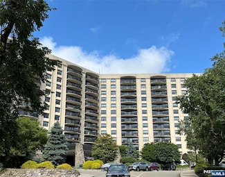 2 Claridge Dr Unit 7 IE, Verona, NJ 07044