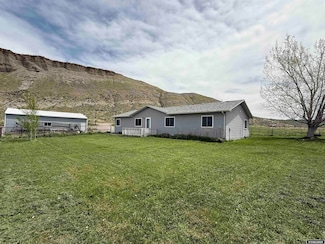 525 E River Rd, Thermopolis, WY 82443