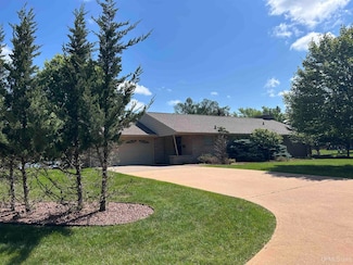 1305 Devereaux St, Iron Mountain, MI 49801