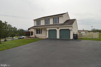 107 Letort Ln, Douglassville, PA 19518