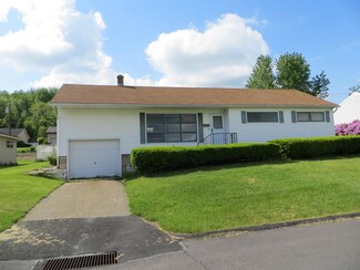 206 Eleanor St, Peckville, PA 18452