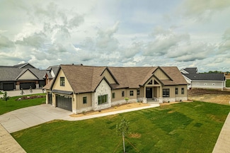 1611 Schreiner Ln, Waunakee, WI 53597