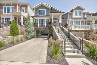 732 W 45th St, Kansas City, MO 64111