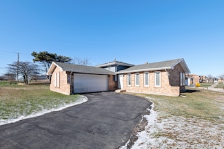 17820 Tanglewood Ct, Hazel Crest, IL 60429