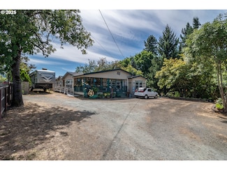 1313 N Old Pacific Hwy, Myrtle Creek, OR 97457