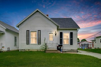 608 W Pearl St, Wapakoneta, OH 45895