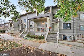 11218 Harbor Ct, Reston, VA 20191