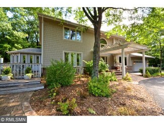 4635 Maple Hill Dr, Excelsior, MN 55331