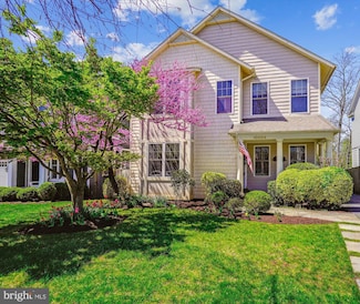 10004 Dickens Ave, Bethesda, MD 20814