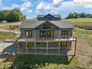 56 Grouseberry Dr, Banner Elk, NC 28604