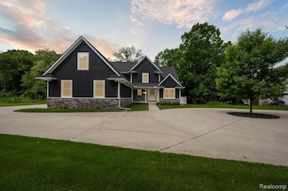595 Brighton Lake Rd, Brighton, MI 48116