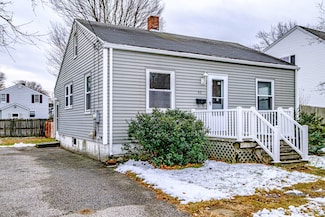 90 Bonnybriar Rd, South Portland, ME 04106