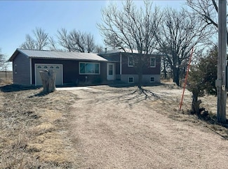 6654 S Road F, Ulysses, KS 67880