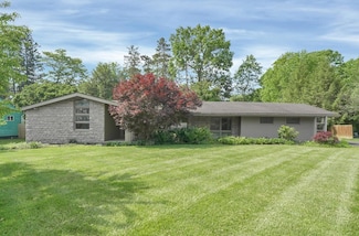 957 Sharon View Dr, Newark, OH 43055