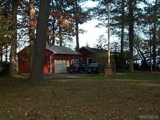 949 Lake Rd, Youngstown, NY 14174