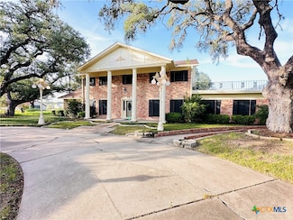 1101 Clark St, Yoakum, TX 77995