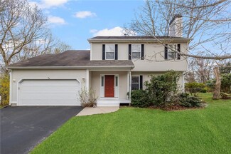 671 Chestnut Hill Rd, Wakefield, RI 02879