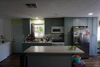 718 Sycamore Ave Unit 19, Vista, CA 92083