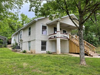 215 N 3rd St, Piedmont, MO 63957