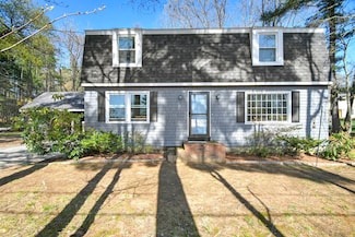 2 Mankill Brook Rd, Plaistow, NH 03865