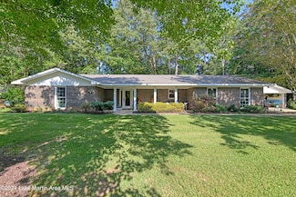 1892 Cathy Cir, Alexander City, AL 35010