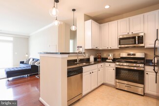 2465 Army Navy Dr Unit 1405, Arlington, VA 22206
