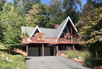 658 Winding Brook Ln, Califon, NJ 07830