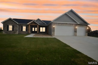 4112 Summer Oak Dr, Smithton, IL 62285