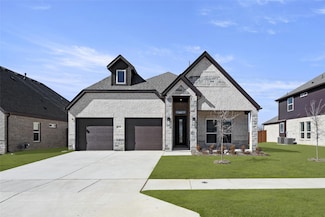 8716 Heartland Dr, Fort Worth, TX 76123