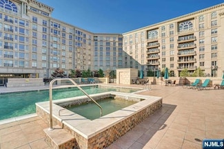 100 Alexander Way Unit 222, Edgewater, NJ 07020