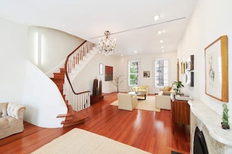 225 E 62nd St, New York, NY 10065