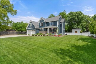 360 Pleasant St, Rumford, RI 02916