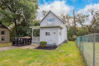 124 Park Way, White Oak, PA 15131