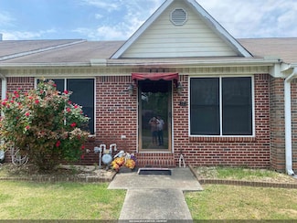 373 Cherry St NW, Hartselle, AL 35640