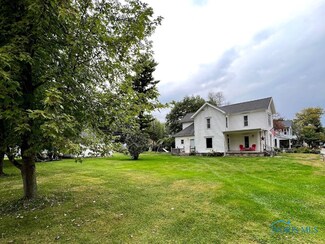 1064 Main St, Evansport, OH 43557