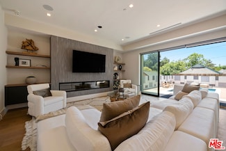 4299 Elmer Ave, North Hollywood, CA 91602