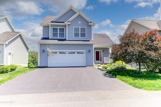 74 Waverly Cir, Watervliet, NY 12189