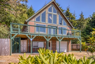 1825 NW Cedarcrest Place, Waldport, OR 97394