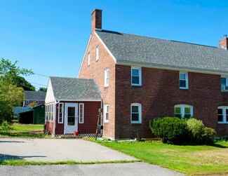 4 Grape St, Newmarket, NH 03857