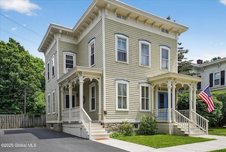 302 S William St, Johnstown, NY 12095