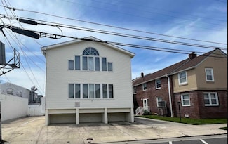 6 N Adams Ave, Margate City, NJ 08402
