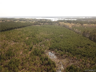 3900 N River Rd, North, VA 23128